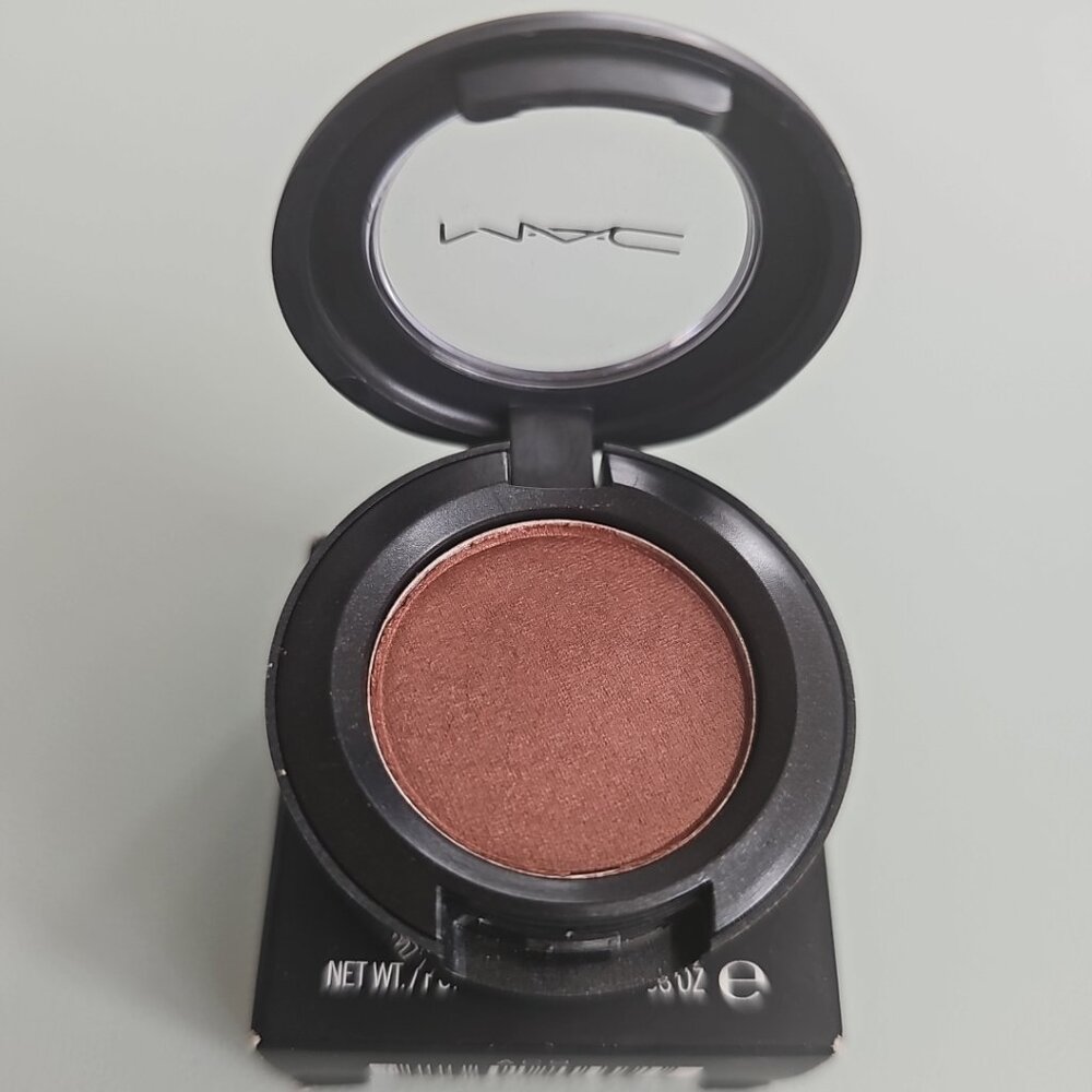 MAC Cosmetics NIB Cut To Fit eyeshadow